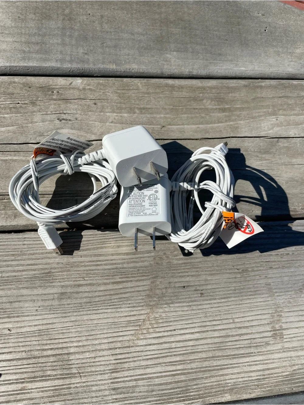 SereneLife Wireless Baby Monitor. Screen can also be wireless. NO WIFI NEEDED.